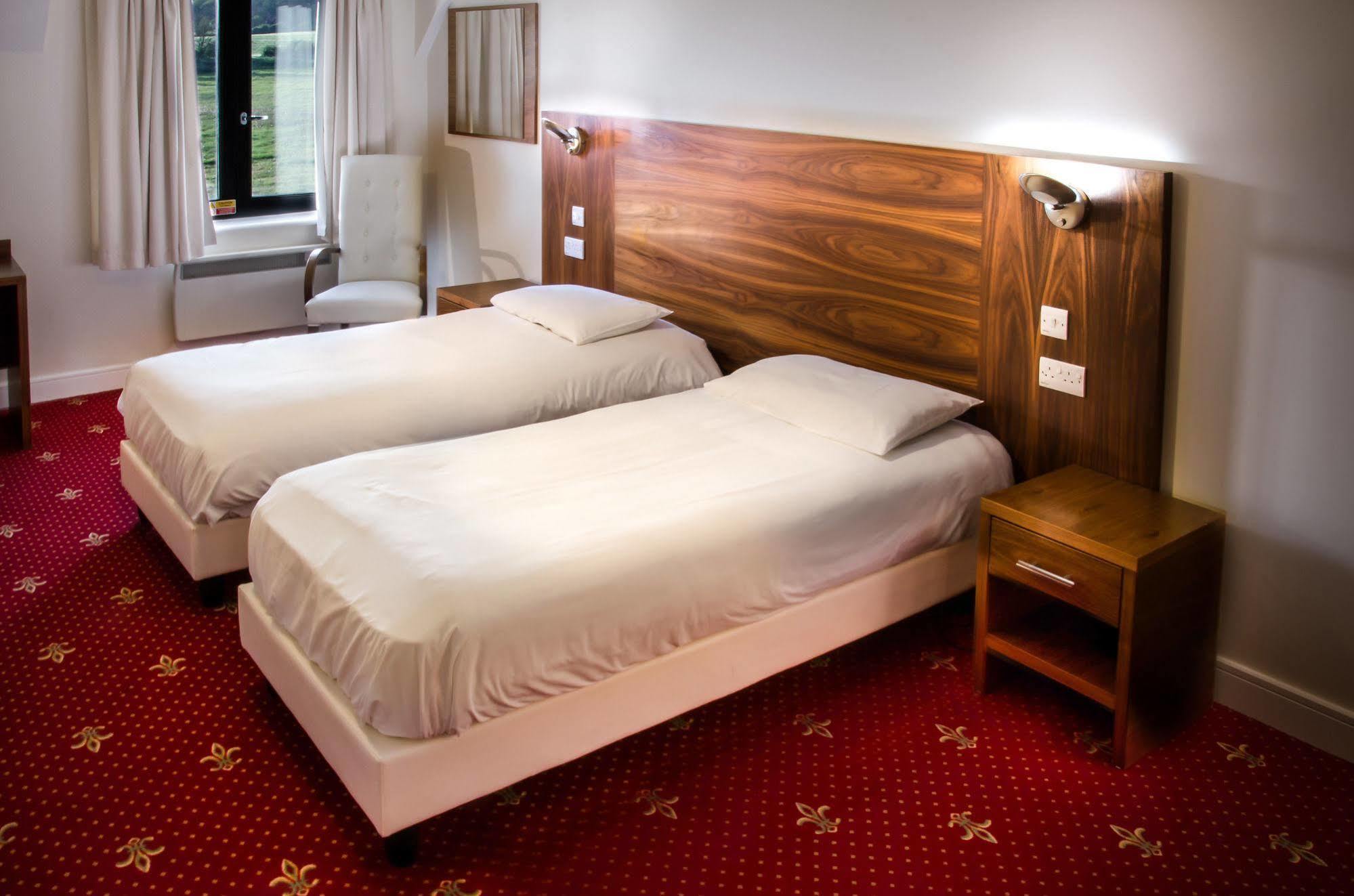 The Sharnbrook Hotel Eksteriør billede